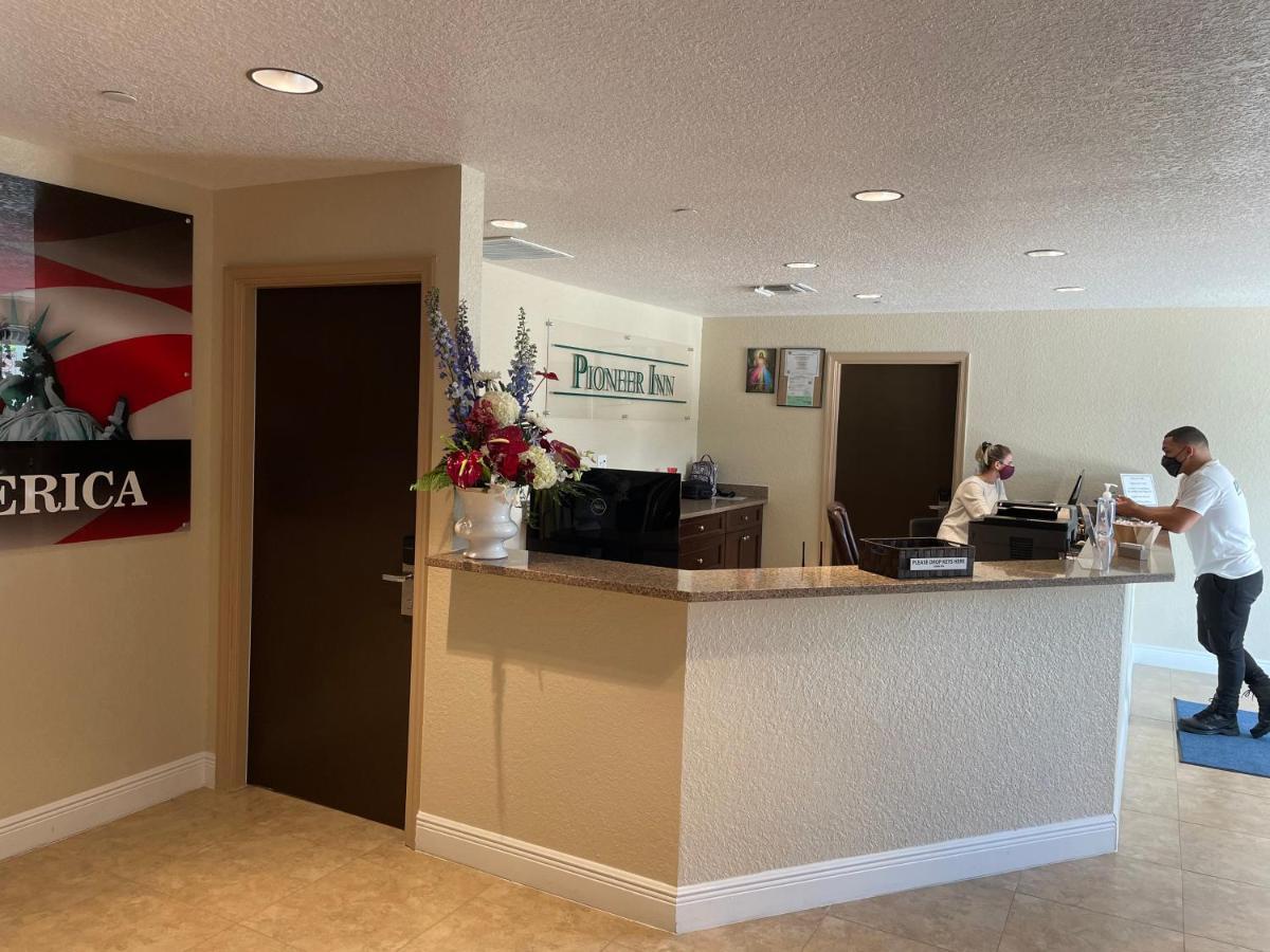 Pioneer Inn Royal Palm Beach Zewnętrze zdjęcie